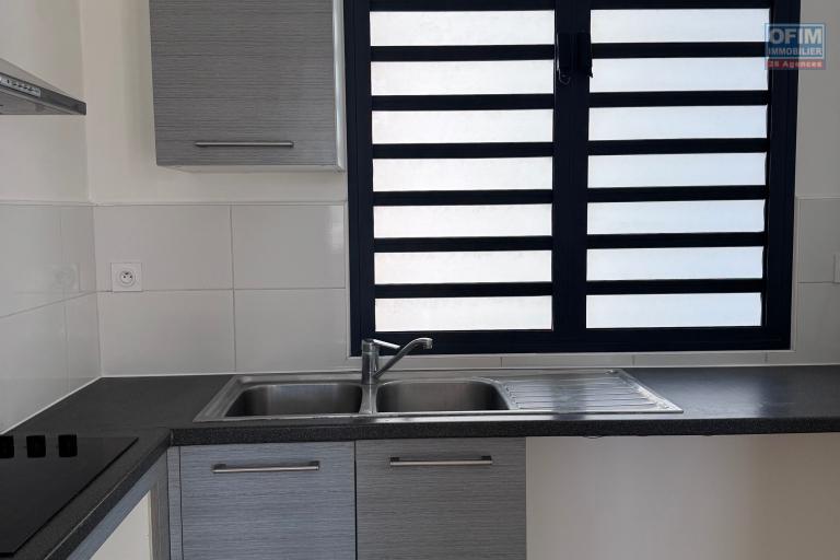 A louer bel appartement de type F3 lumineux sur la r&eacute;sidence BOIS DE SENTEUR avenue GEORGES BRASSENS &agrave; Sainte Clotilde.