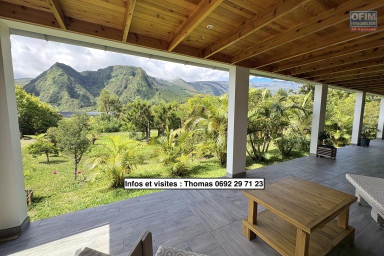 A vendre exceptionnelle Villa sur un terrain de 3100 m2 &agrave; la PLaine des Palmist...