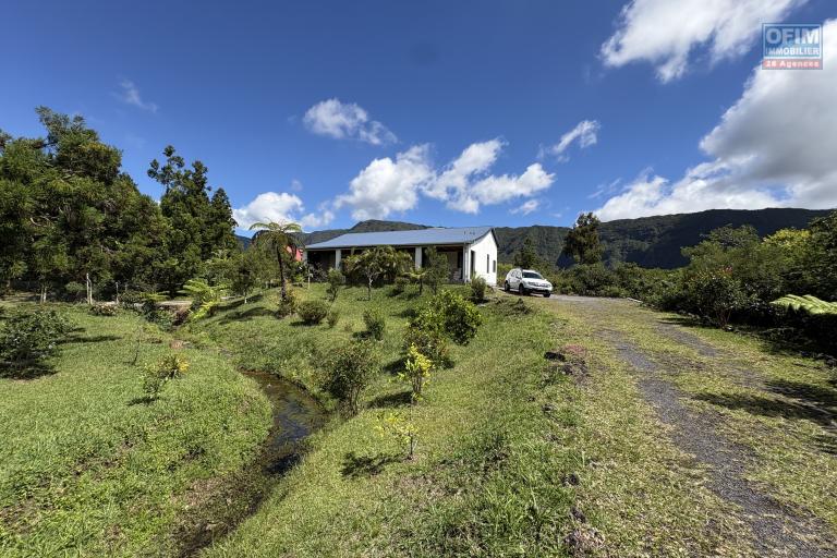 A vendre exceptionnelle Villa sur un terrain de 3100 m2 &agrave; la PLaine des Palmistes