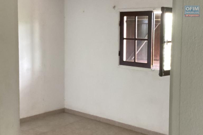 A louer une maison duplex F5 a bagatelle Saint - Suzanne rénové a neuf
