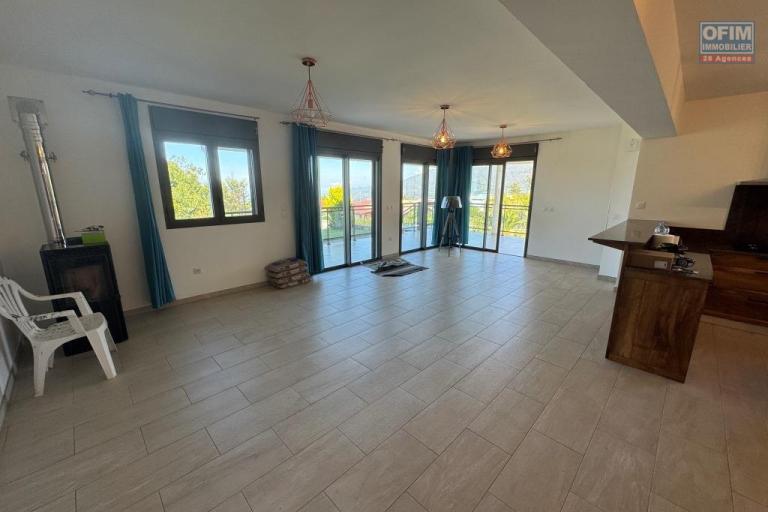 Exceptionnel : A louer, villa de type F5 d'environ 183 m&sup2; &agrave; Bois Court la Plaine des cafres