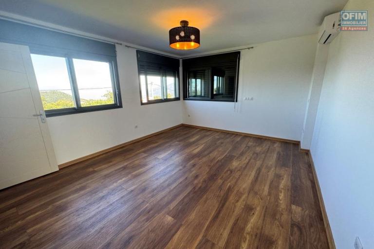 Exceptionnel : A louer, villa de type F5 d'environ 183 m&sup2; &agrave; Bois Court la Plaine des cafres