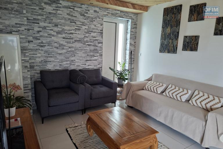 &Agrave; louer &ndash; Maison meubl&eacute;e T3 avec jacuzzi &ndash; La Plaine des Palmistes