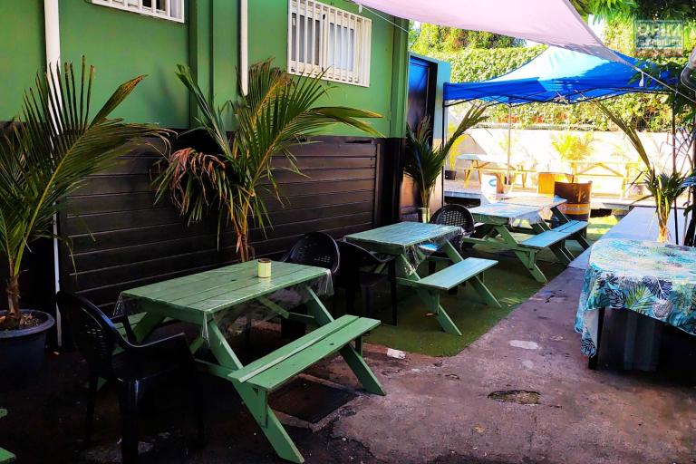 A Vendre Snack La Bouche Dorée à 48 500€ – Une opportunité gourmande sur la route de Cilaos | Saint-Louis La Rivière
