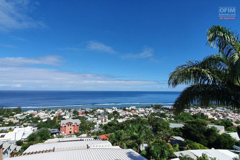 A louer à Saint Leu appartement T1 bis meublé avec vue mer