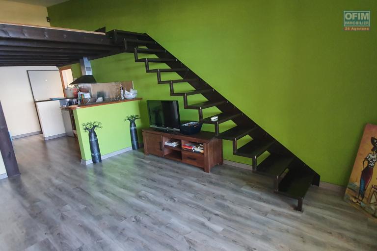 A louer à Saint Leu appartement T1 bis meublé avec vue mer