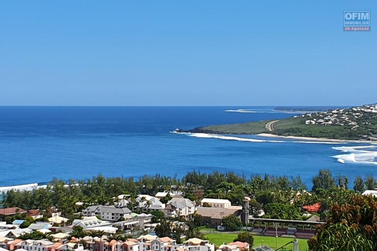 A louer à Saint Leu appartement T1 bis meublé avec vue mer