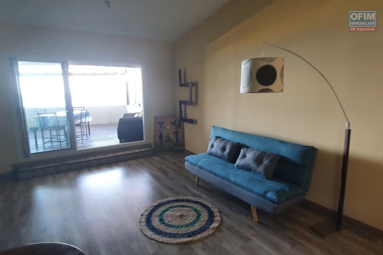 A louer à Saint Leu appartement T1 bis meublé avec vue mer