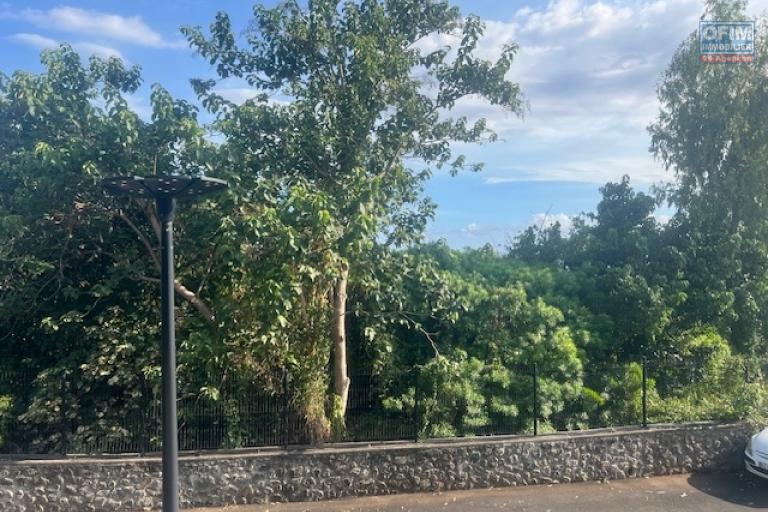 A louer appartement de type T4 dans une petite r&eacute;sidence proche &eacute;cole et petite vue mer