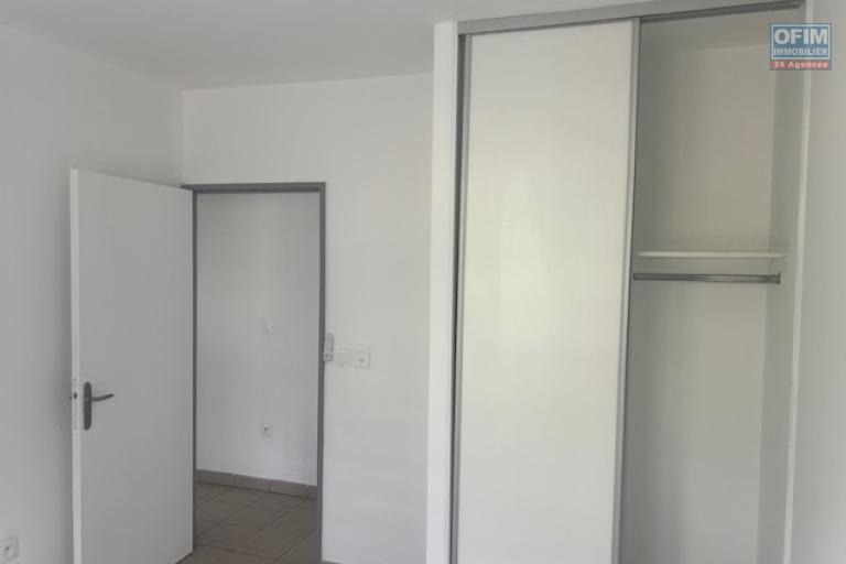 A louer appartement de type T4 dans une petite r&eacute;sidence proche &eacute;cole et petite vue mer