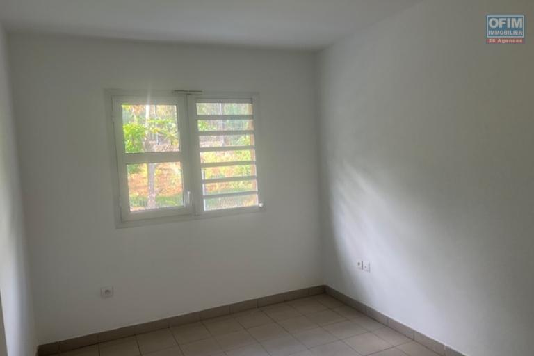 A louer appartement de type T4 dans une petite r&eacute;sidence proche &eacute;cole et petite vue mer