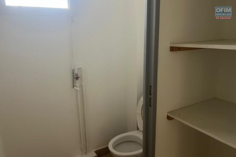 A louer appartement de type T4 dans une petite r&eacute;sidence proche &eacute;cole et petite vue mer