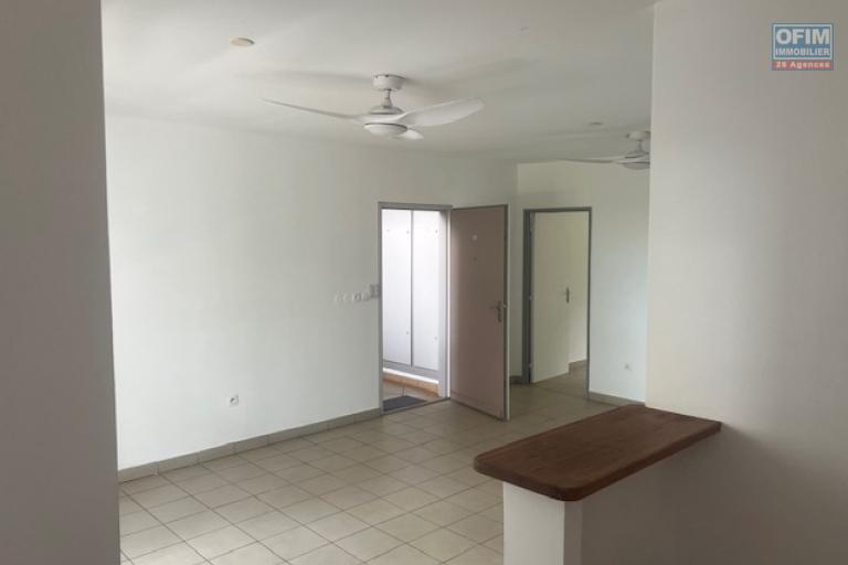 A louer appartement de type T4 dans une petite r&eacute;sidence proche &eacute;cole et petite vue mer