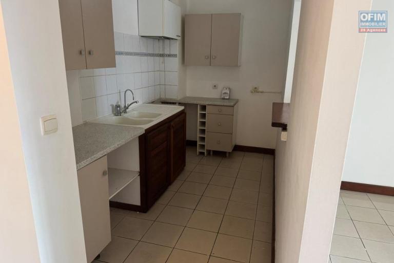 A louer- bel appartement de type F3 Proche centre ville