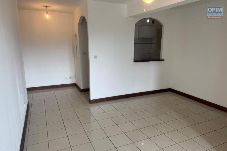 A louer- bel appartement de type F3 Proche centre ville