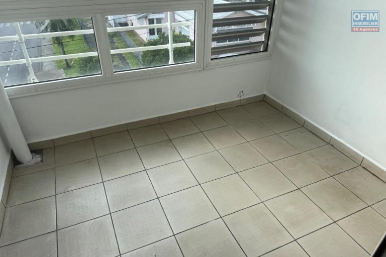 A louer- bel appartement de type F3 Proche centre ville