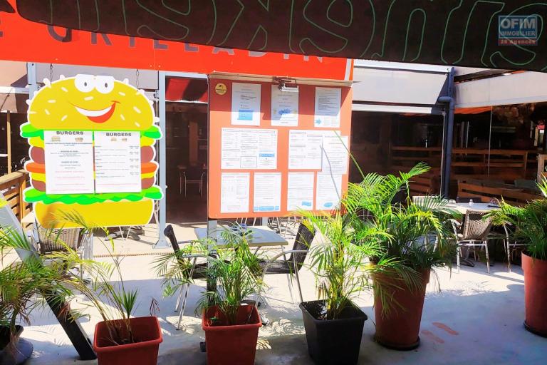 A Vendre Restaurant LE GRILLADIN Place du Marché à Saint-Gilles les Bains | 236 500€