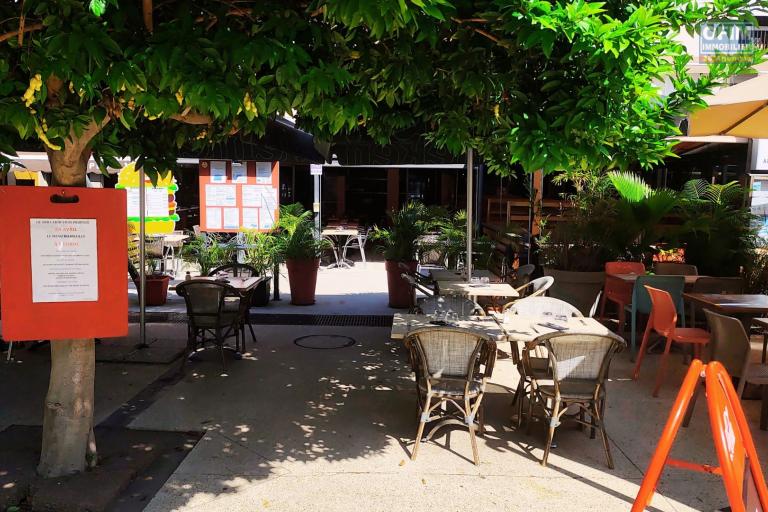 A Vendre Restaurant LE GRILLADIN Place du Marché à Saint-Gilles les Bains | 236 500€