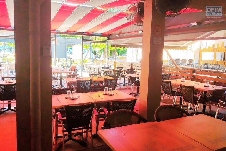 A Vendre Restaurant LE GRILLADIN Place du Marché à Saint-Gilles les Bains | 236 500€