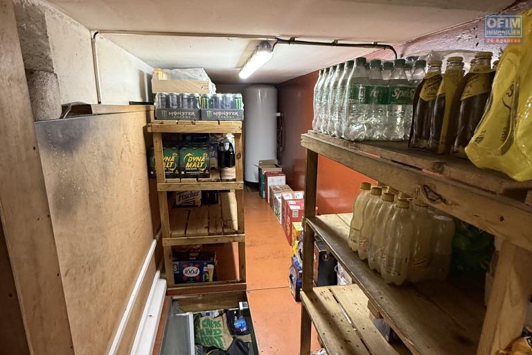 A Vendre -Fonds de Commerce Bar Licence IV/ Restaurant de 160m2