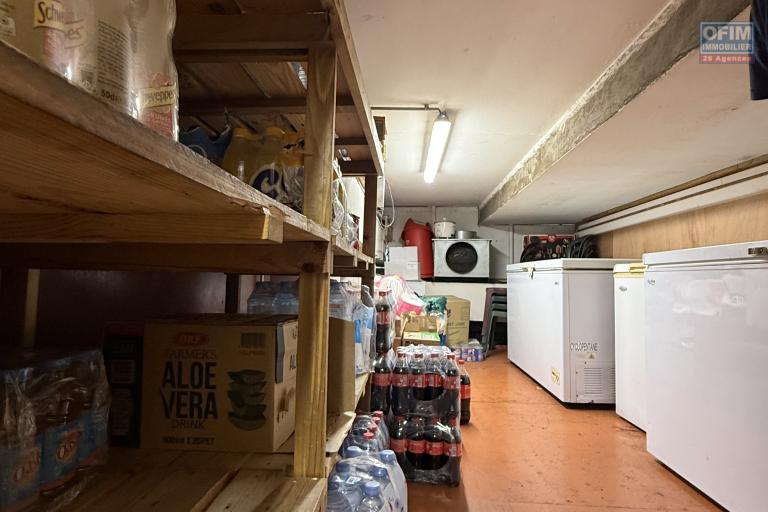 A Vendre -Fonds de Commerce Bar Licence IV/ Restaurant de 160m2