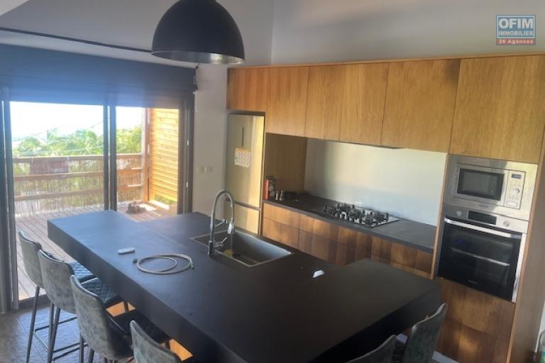 À louer – Belle villa F4 avec piscine – Quartier du Manirons