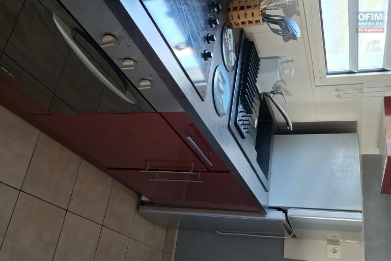 A louer  &agrave; Saint Leu bel appartement T2 meubl&eacute; avec vue mer panoramique