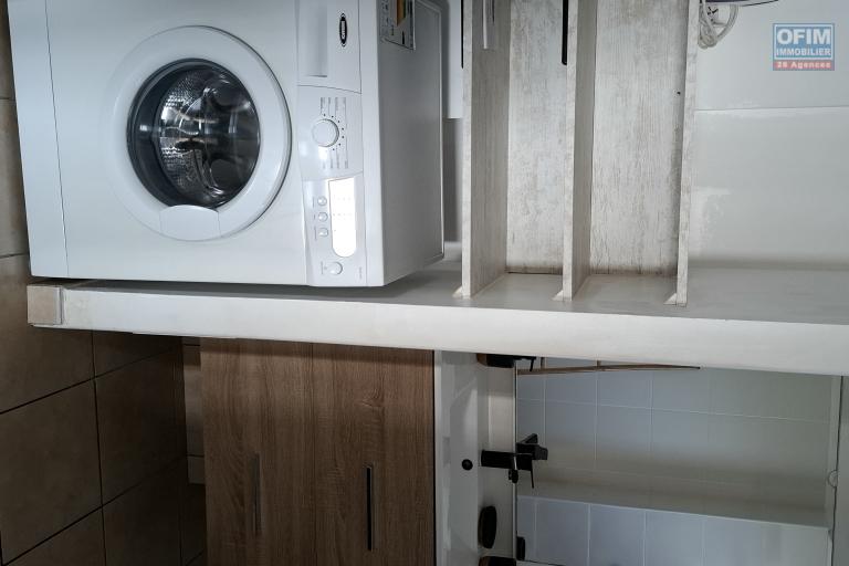 A louer  &agrave; Saint Leu bel appartement T2 meubl&eacute; avec vue mer panoramique