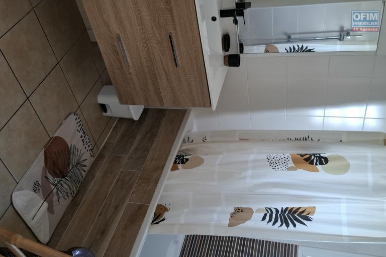 A louer  &agrave; Saint Leu bel appartement T2 meubl&eacute; avec vue mer panoramique