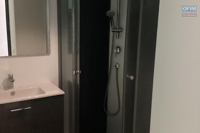 &Agrave; louer &ndash; Studio meubl&eacute; et &eacute;quip&eacute; a Saint - Clotilde