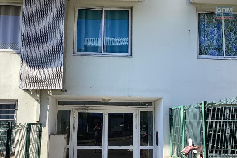 &Agrave; louer &ndash; Studio meubl&eacute; et &eacute;quip&eacute; a Saint - Clotilde