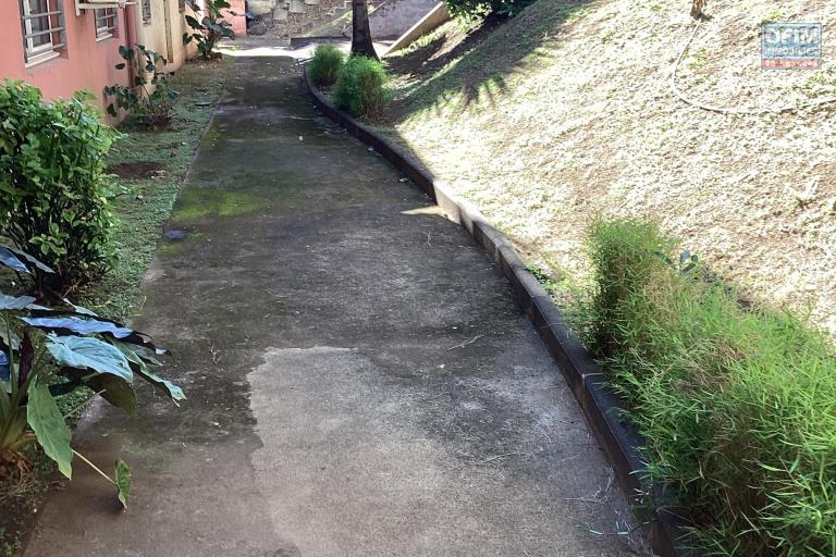 &Agrave; louer &ndash; Studio meubl&eacute; et &eacute;quip&eacute; a Saint - Clotilde