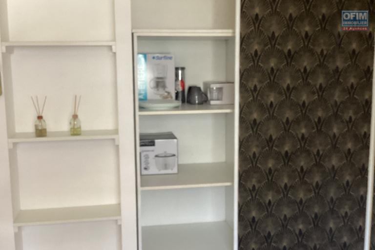 &Agrave; louer &ndash; Studio meubl&eacute; et &eacute;quip&eacute; a Saint - Clotilde