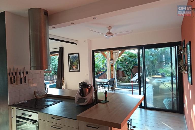 A VENDRE MAISON F4 DE 180 M2 DE SURFACE AVEC PISCINE ET VUE MER A ST LEU