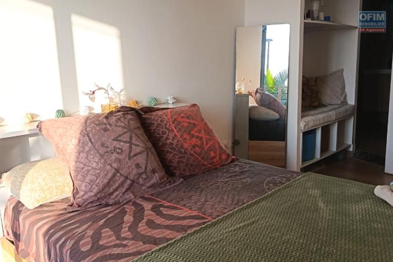 A VENDRE MAISON F4 DE 180 M2 DE SURFACE AVEC PISCINE ET VUE MER A ST LEU