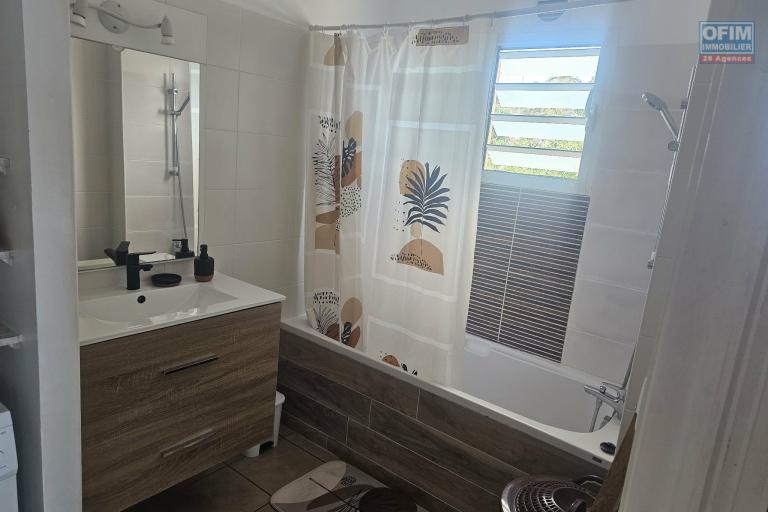 A louer appartement T2 vide à Saint Leu avec vue mer et environnement calme