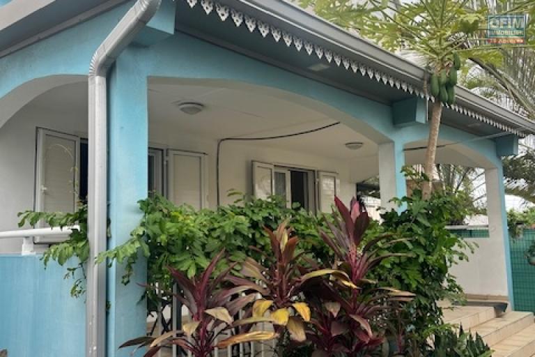 Une jolie maisonnette F2 meubl&eacute;e de 51m2 &agrave; Terre-Sainte ile de la R&eacute;union