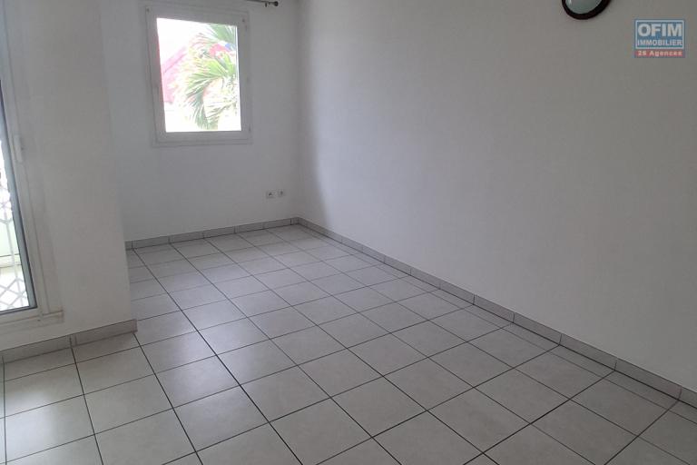 A LOUER appartement de type F3 au BERNICA à SAINT-GILLES LES HAUTS