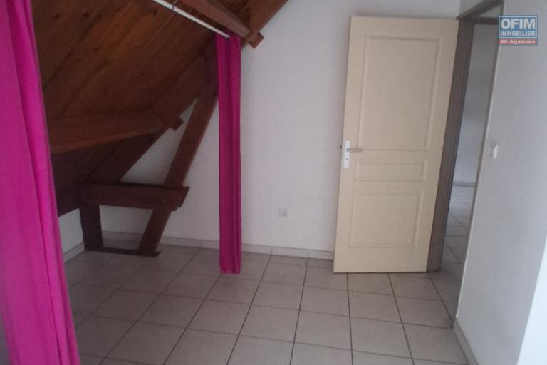 A LOUER appartement de type F3 au BERNICA à SAINT-GILLES LES HAUTS