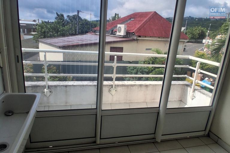 A LOUER appartement de type F3 au BERNICA à SAINT-GILLES LES HAUTS