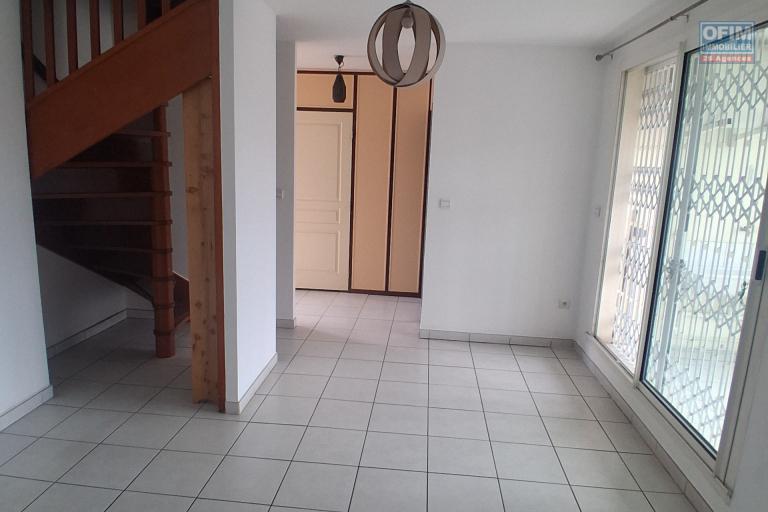 A LOUER appartement de type F3 au BERNICA à SAINT-GILLES LES HAUTS