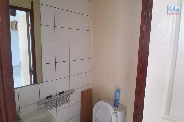 A LOUER appartement de type F3 au BERNICA à SAINT-GILLES LES HAUTS