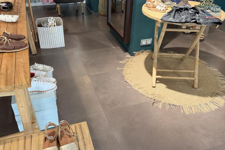 Local commercial à louer – Centre-ville de Saint-Denis (Carré d'Or)