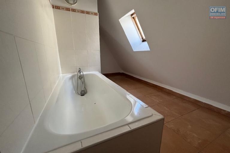 À louer – T4 Duplex – Résidence Pluie d’Or