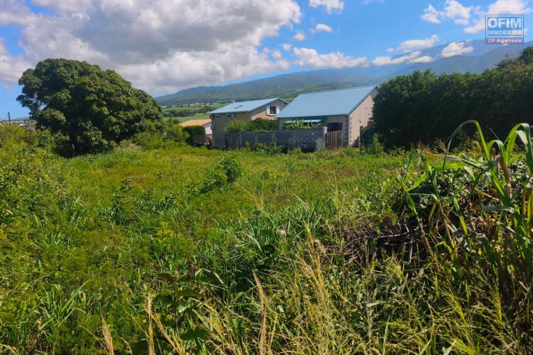 Terrain constructible 501 m&sup2; &ndash; La Rivi&egrave;re Saint-Louis &ndash; 139 000 &euro;