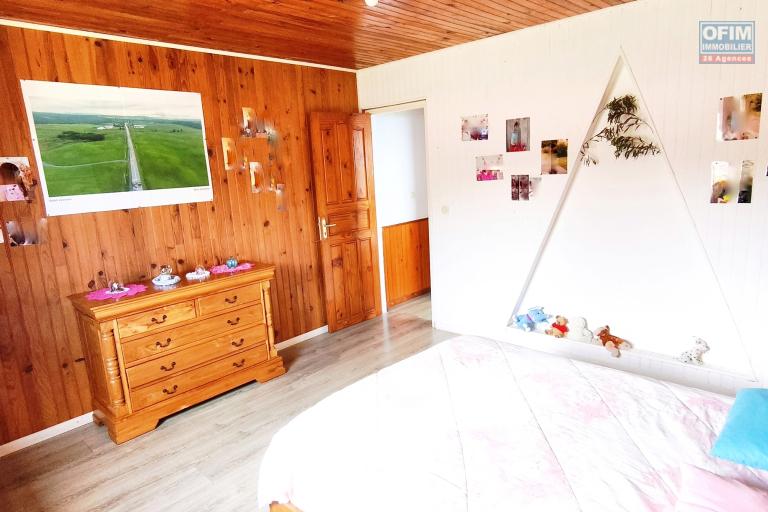 Maison F4 de 170 m2 avec vue mer et montagne &agrave; Saint-Joseph