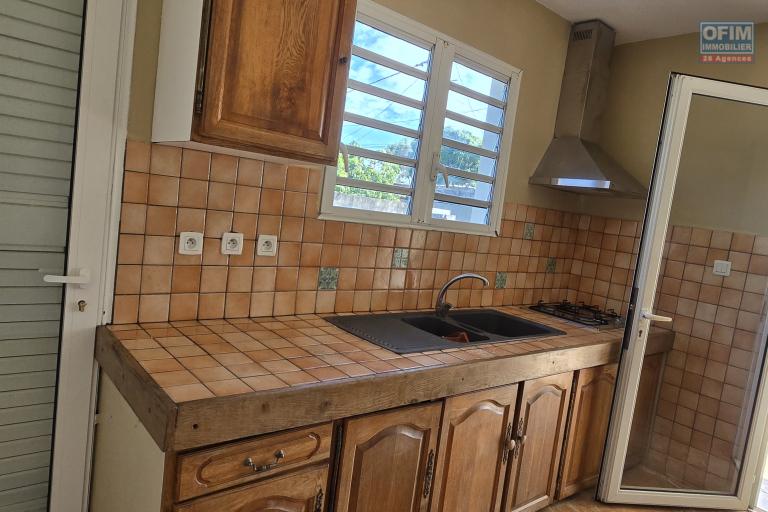 &Agrave; louer &ndash; Villa jumel&eacute;e F4 en R+1 &ndash; Saint-Andr&eacute; (proche centre-ville)