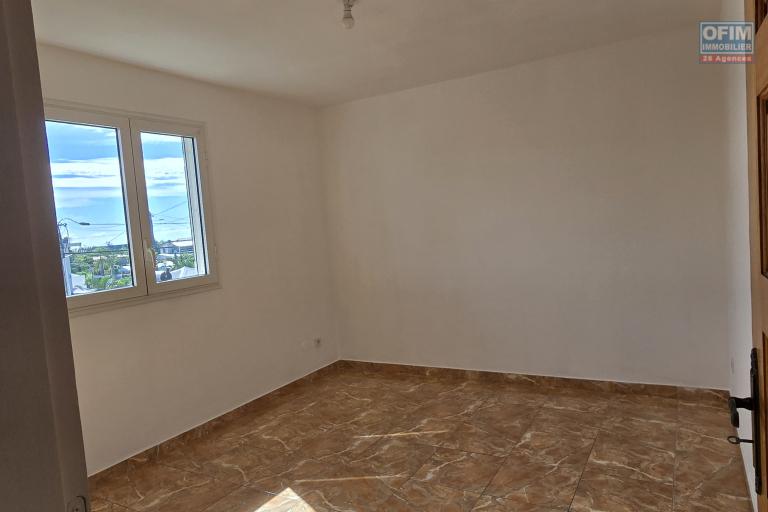 &Agrave; louer &ndash; Villa jumel&eacute;e F4 en R+1 &ndash; Saint-Andr&eacute; (proche centre-ville)