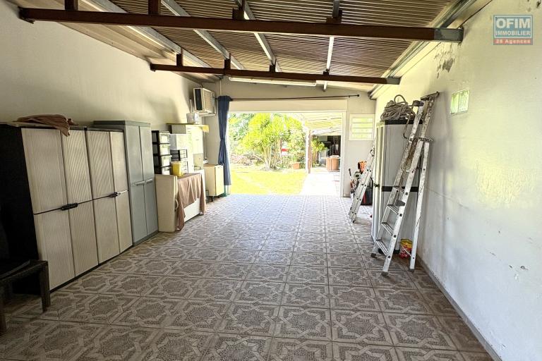 A vendre magnifique Villa F4 avec piscine et grand garage &agrave; Sainte-Anne