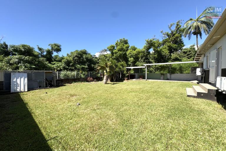 A vendre magnifique Villa F4 avec piscine et grand garage &agrave; Sainte-Anne